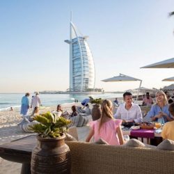 تمديد مهلة حاملي أذونات الدخول المنتهية لمدة شهر للموجودين داخل الامارات