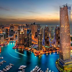 الشيخ محمد بن راشد يشهد أول عرس جماعي افتراضي في الإمارات
