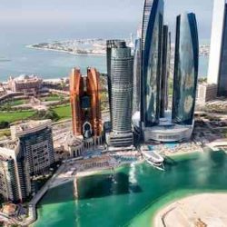 دولة الإمارات تدشّن أكبر يخت في العالم مصنوع من الألياف الزجاجية