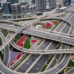 سماء دولة الإمارات والمنطقة تشهد زخة قوية من الشهب مساء الغد