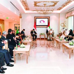 الشيخ محمد بن زايد وولي عهد بريطانيا يبحثان علاقات الصداقة