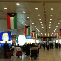 سارة الاميري تطلع على الأساليب المبتكرة في جامعة الامارات لتأهيل الطلبة على تبني البحث والتطوير وتوظيف تقنيات الثورة الصناعية الرابعة