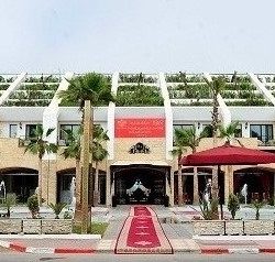 دولة الإمارات تخصص كافة مراكز التطعيم مؤقتا لاستقبال كبار السن وأصحاب الأمراض المزمنة