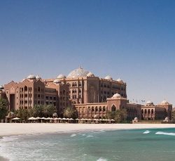 بنك أبوظبي التجاري يطلق حملة لتوفير لقاح كورونا لموظفيه وعائلاتهم