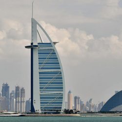 الشيخ خليفة ومحمد بن راشد ومحمد بن زايد يهنئون رئيسي أيرلندا وبنغلاديش