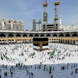 الشيخ خليفة بن زايد ومحمد بن راشد ومحمد بن زايد يتلقون التهنئة بعيد الأضحى