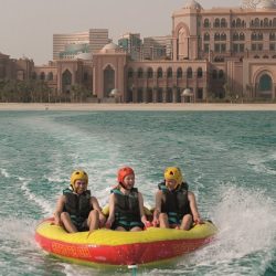 دولة الإمارات تعلن تقديم 40,434 جرعة لقاح كورونا خلال الـ 24 ساعة الماضية