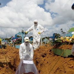 الشيخ حمدان بن محمد يصدر قراراً بشأن تنظيم نقل الركاب بالسيارات في دبي