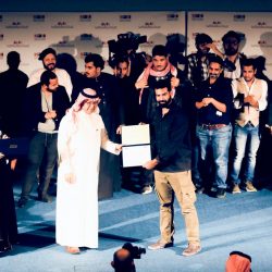 حاكم الشارقة يهدي مجمع القرآن الكريم أربعة مخطوطات لمصاحف نادرة