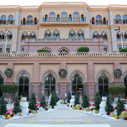 فندق شيراتون مول الإمارات بعيد الميلاد المجيد ورأس السنة الجديدة