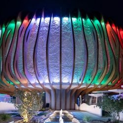 الشيخ خليفة ونائبه ومحمد بن زايد يهنئون ملك تايلاند باليوم الوطني لبلاده