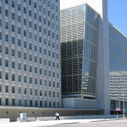 الفرع الأوروبي لمصرف “سبيربنك” الروسي يعتزم إشهار إفلاسه