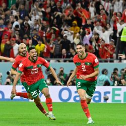 جماهير السعودية تشارك المغرب احتفالاتها بالفوز على إسبانيا