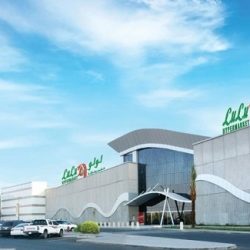 مطارات أبوظبي تتوقع عبور 500 ألف مسافر خلال عطلة عيد الفطر