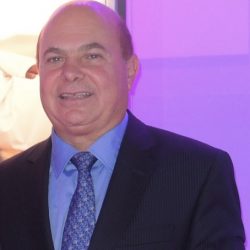 القرية العالمية توفر خيارات عديدة للترفيه والتسوق