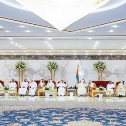 الشيوخ يستقبلون المهنئين بعيد الفطر في قصر المشرف