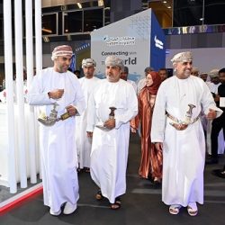 منح الرحال الإماراتي ابراهيم الذهلي  العضوية الشرفية لجمعية الرحالة البحرينية