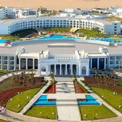 ابتعد عن المعتاد واصنع ذكريات صيفية إستثنائية في فندق رافلز وفيرمونت الدوحة