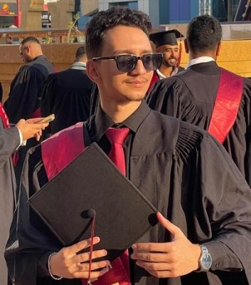 الهاشمي يحتفي بتخرج ابنة المهندس عمر