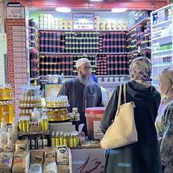 لقاء ثقافي يجمع الشيخ سعد الصرامي والشاعر عبد الله ال رحمة المري ومحمد الجمعة في مجلس الشيخ الدكتور جاسم بن أحمد السعيدي