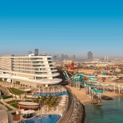 علامة ناين وست التابعة لمجموعة أباريل تكشف الستار عن تشكيلة رمضان بالتعاون مع النجمة المقيمة في السعودية زارا البلوشي