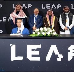 مسؤولون في القطاع السياحي ورجال الأعمال يهنئون القيادة بيوم التأسيس السعودي