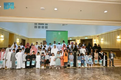 محافظ جدة يشارك أبناء وبنات شهداء الواجب حفل الإفطار الرمضاني