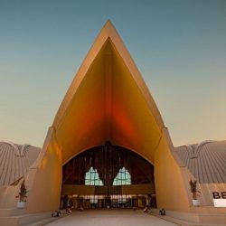 السفير المصري بالمغرب يلتقي بالوزير المكلف بالميزانية ورئيس الجامعة الملكية المغربية لكرة القدم