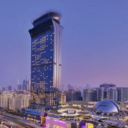 استمتع باقامة فاخرة في فندق فيرمونت الساعة مكة