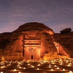سفير أرمينيا بالقاهرة يفتتح النسخة الثانية من مهرجان الجامعة الأمريكية الثقافى السنوى