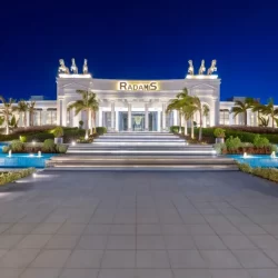 إنريكيه إغليسياس يحيي حفلاً استثنائياً في ريكسوس راداميس شرم الشيخ في 3 مايو القادم