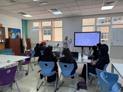 “بوينج” وأكاديمية “بيور مايندز” ومدرسة دبي للتربية الحديثة يُعلنون عن برنامج مستدام لتعزيز مهارات الترميز في الإمارات