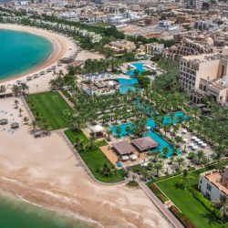 علامة ناين وست التابعة لمجموعة أباريل تطلق تشكيلة العطلة للعيد، نقلة جديدة في عالم الأناقة والراحة