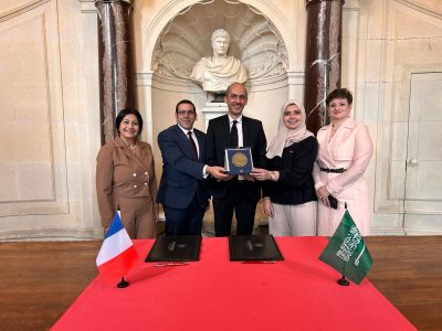 تعاون سعودي فرنسي بين جامعة الأعمال @⁦‪@UBT_EDU‬⁩ والتكنولوجيا بجدة و École Ferrières في باريس