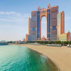 Nothing تكشف عن هاتفها الرائد Nothing Phone (3) وسماعات Nothing Headphone (1) في متحف المستقبل بدبي