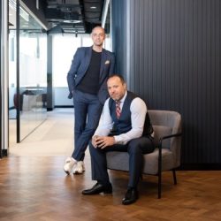 الشاعر صالح بن عقار شاعر الناس