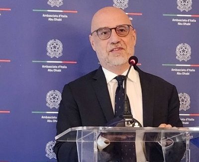 سفير إيطاليا في أبوظبي يحتفي بمرور 2500 عام على تأسيس مدينة نابولي