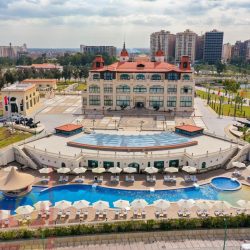 أمسية رومانسية تنتظر الضيوف في مطعم “أورينت” في منتجع ريكسوس بريميوم جزيرة السعديات