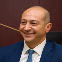 مسؤولون ومشايخ ورجال أعمال يهنئون الأمير محمد بن سلمان بذكرى البيعة التاسعة