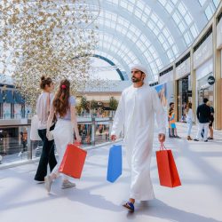 الشعراء يلهبون الحماس بالبدع والرد.. في مهرجان الاطاولة