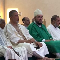 ملتقى عطاء التشكيلي الأول يجسّر المسافة بين الفنانين والجمهور