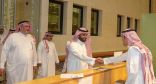 وزير الثقافة السعودي يتفقد مكتبة الملك فهد الوطنية