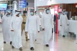 ولي عهد دبي يتفقد استعدادات عودة السياحة في مطار دبي