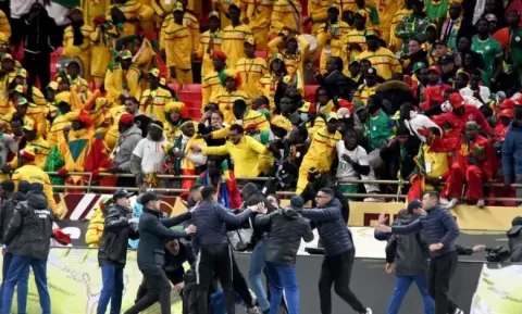 فضيحة الكاف: لماذا يغير تحقيق صحيفة “لوموند” قواعد اللعبة؟