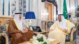 الملك سلمان بن عبد العزيز يستقبل الأمين العام لمجلس التعاون