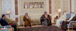 معالي وزير الخارجية بمملكة البحرين يستقبل رئيس المنظمة العربية للسياحة