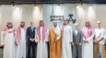 وزير الاتصالات وتقنية المعلومات يزور أرماح الرياضية ويطلع على مبادراتها في التحول الرقمي