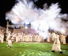 الشعراء يلهبون الحماس بالبدع والرد.. في مهرجان الاطاولة