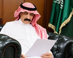 ديوانية الشيخ عبدالمحسن الراجحي بجدة.. منبر تربوي يجمع بين القرآن والسنة وتكريم المهتدين الجدد
