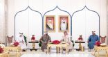الشيخ محمد بن راشد ومحمد بن زايد يبحثان مع ملك البحرين تعزيز العلاقات